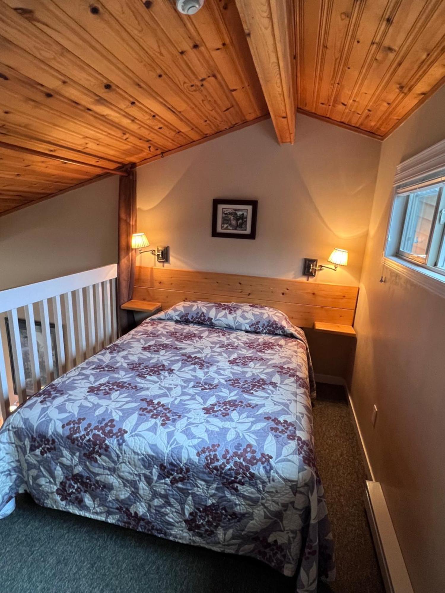Shorewater Resort Qualicum Beach Exterior photo
