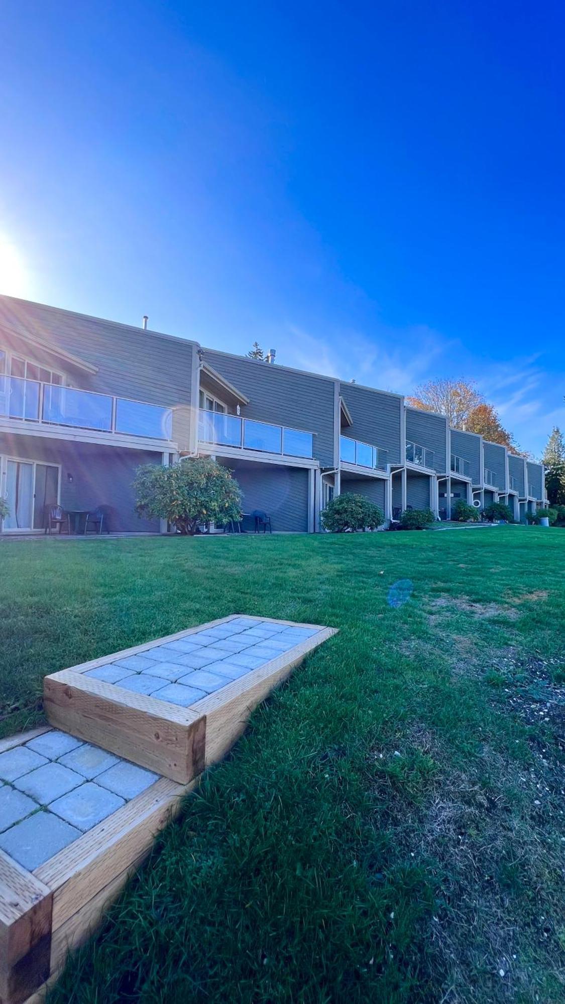 Shorewater Resort Qualicum Beach Exterior photo