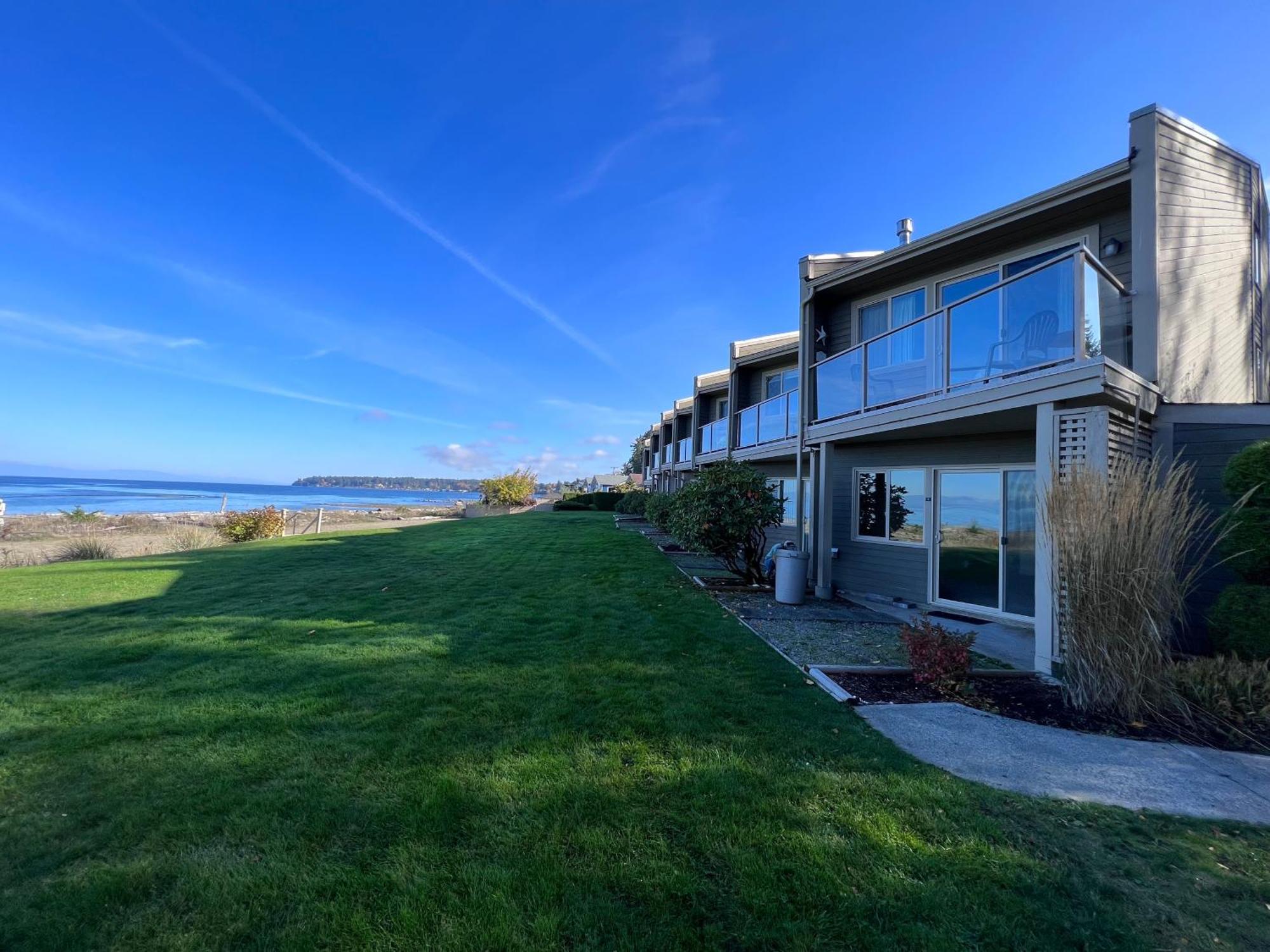 Shorewater Resort Qualicum Beach Exterior photo